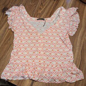 Bebe Plus women size M pink + white short sleeve peasant shirt, ruffles, buttons